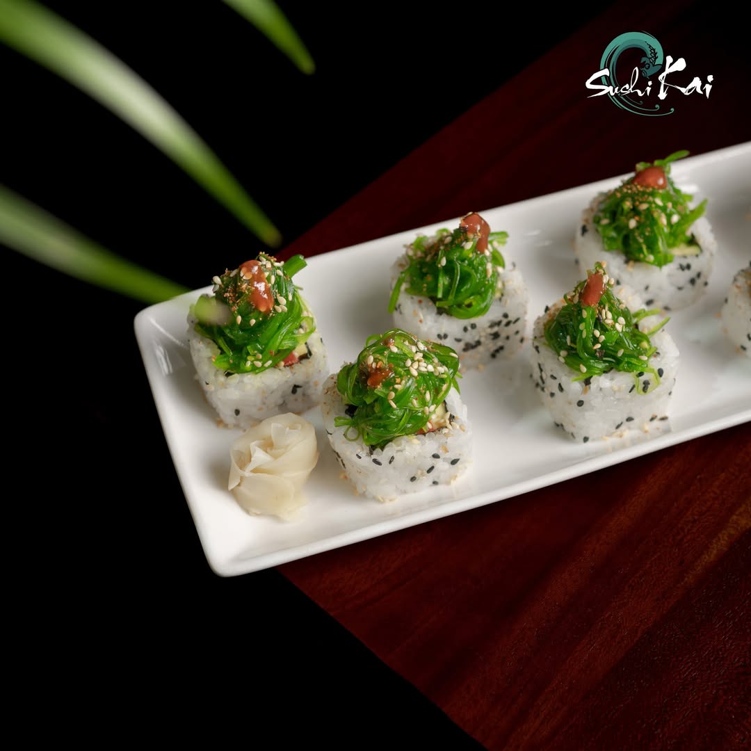 Wakame Salad Roll